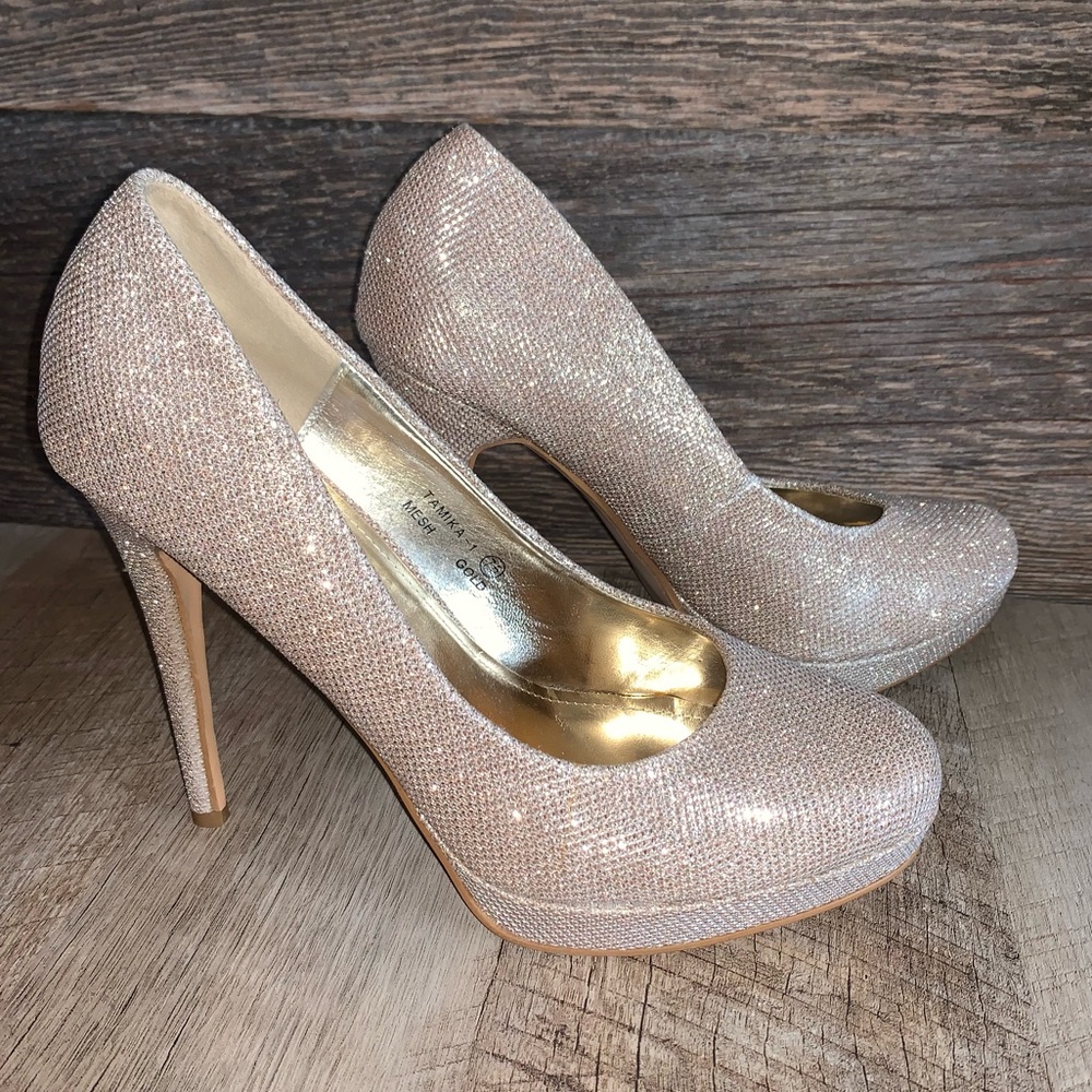 Bella Marie Gold Sparkly Pumps